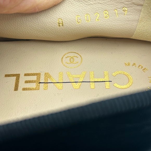 Women’s Chanel leather cap toe ballet flats size 35 made in Italy - Picture 12 of 12